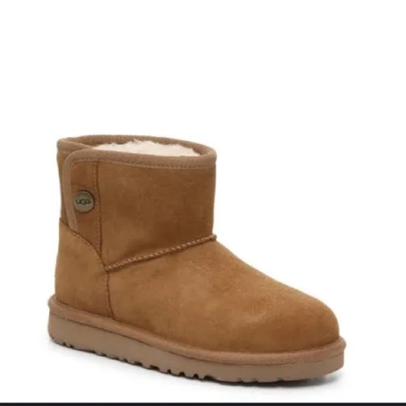 Kids size 10 Ugg Jona boots - Picture 1 of 7